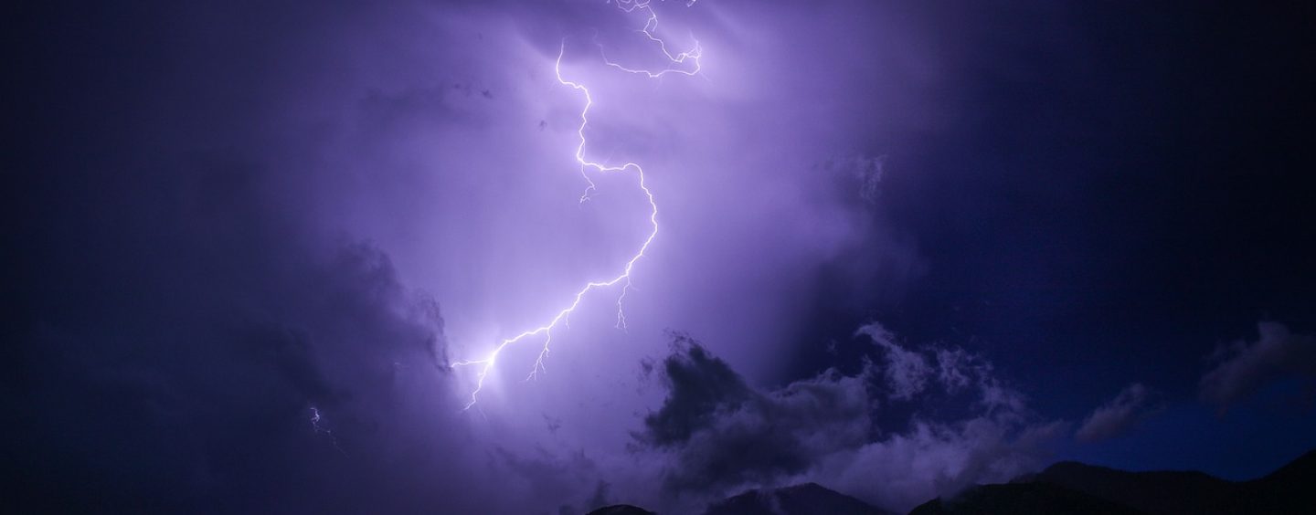 Temporali e fulmini in montagna, come proteggersi.